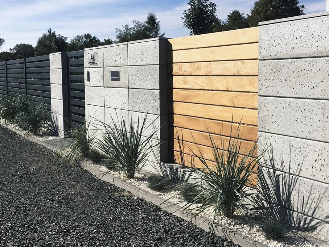 Bloczki ogrodzeniowe z betonu architektonicznego